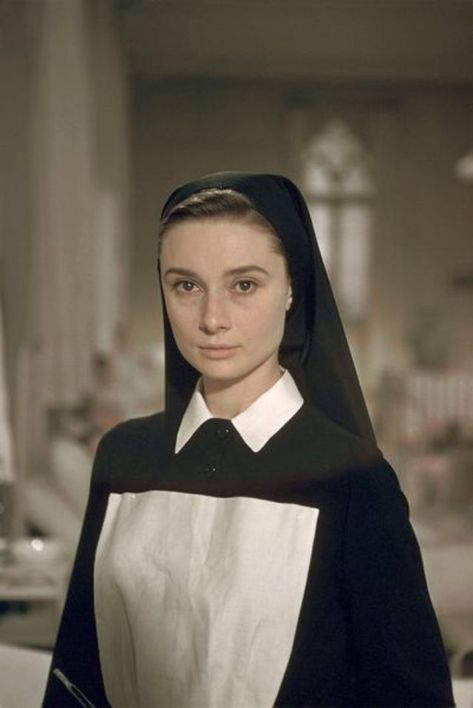 Stunning Photos of Audrey Hepburn in Habit for ‘The Nun’s Story’ ~ Vintage Everyday Audrey Hepburn The Nun's Story, Realism Reference, The Nun's Story, Audrey Hepburn Poster, Audrey Hepburn Movies, Hollywood Images, Comedy Pictures, Audrey Hepburn Photos, The Nun