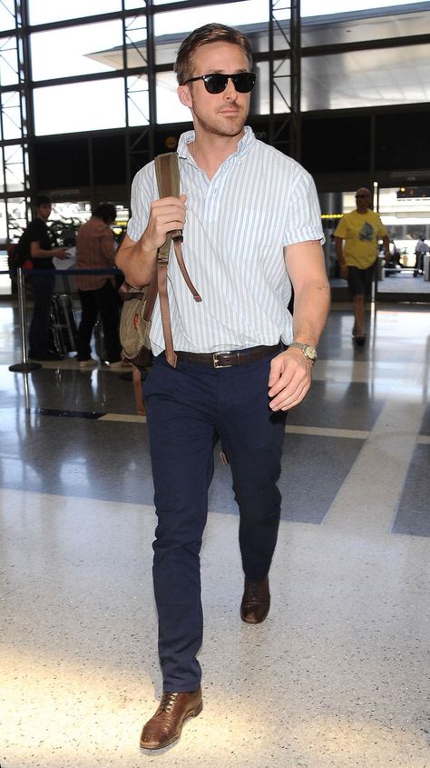 Ryan Gosling Style, Mens Business Casual Outfits, Райан Гослинг, Smart Casual Men, Mens Fashion Inspiration, Smart Casual Outfit, Mens Fashion Casual Outfits, Ryan Gosling, Business Casual Men