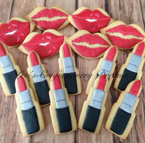 Lipsticks Cookies Make Up Cake, Cookie Frosting, Fancy Cookies, Creative Cookies, Iced Cookies, Cut Out Cookies, Cute Cookies, Icing Cookies, Cookie Art