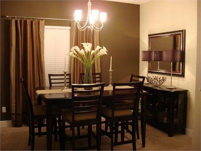 Chocolate brown dining room Brown Room, Brown Dining Room, Residence Design, Walls Ideas, Dream House Living Room, Brown Floor, Dining Room Paint, Floor Paint, Living Room Themes