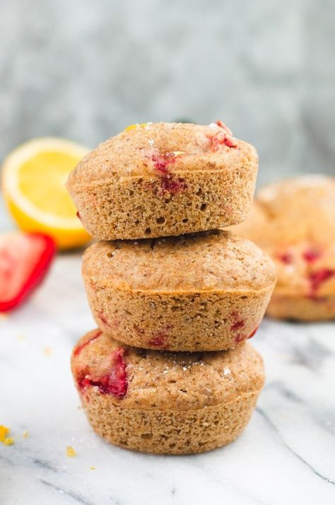 These vegan strawberry lemon muffins are ultra-tender, packed with sweet strawberry flavor, and perfect for breakfast or as a snack. The best part? They're ready in just about 30 minutes! Strawberry Lemon Muffins, Vegan Strawberry Muffins, Spelt Muffins, Vegetarian Snacks Easy, Winter Dinners, Peach Kitchen, Vegan Muffins, Strawberry Muffins, Brownie Desserts