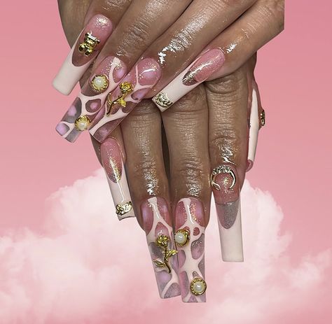 Long Acrylic Nails Coffin, Bling Acrylic Nails, Gem Nails, Acrylic Nails Coffin, Fire Nails, Pretty Acrylic Nails, Types Of Nails, Dope Nails, Best Acrylic Nails