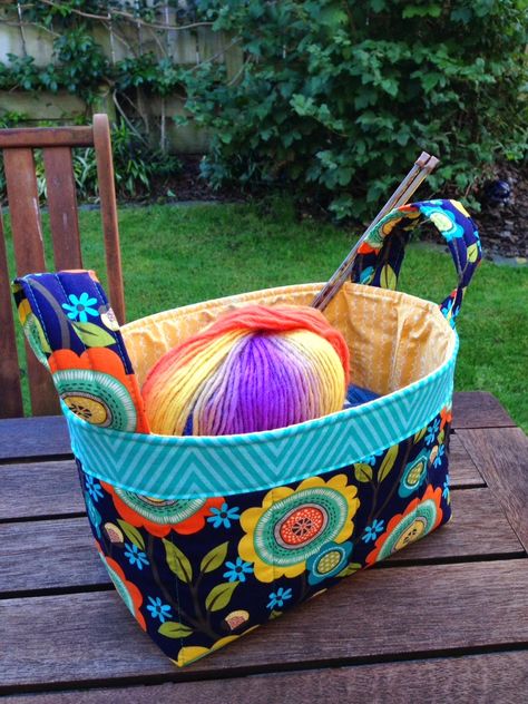 Free Quilted Basket Pattern, One Hour Basket, One Hour Basket Free Pattern, Fabric Basket Tutorial, Yarn Balls, Doll Carrier, Fabric Bowls, Fabric Boxes, Clothes Basket