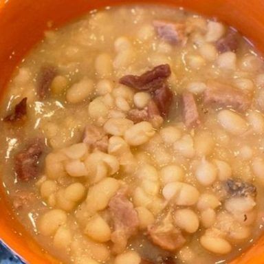 GARLIC PARMESAN PORK CHOP RECIPE - Delish Grandma's Recipes Great Northern Bean Soup, Northern Bean Soup, Crockpot Beans, Ham Hock Soup, White Beans And Ham, Beans And Ham, Pot Beans, Parmesan Pork Chops, Navy Beans