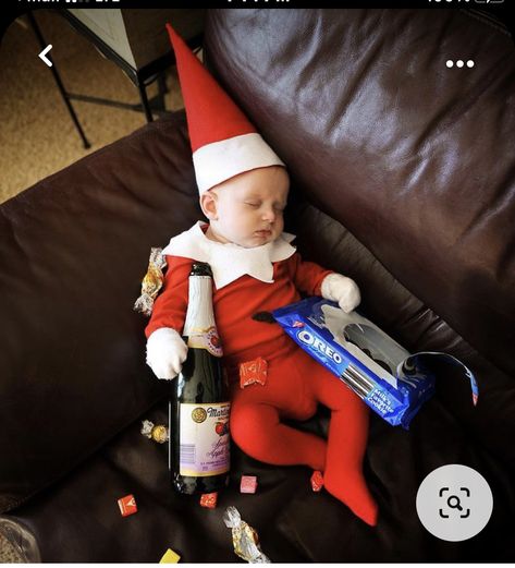 Elf On The Shelf With Baby, Baby Elf On The Shelf Pictures, Elf On The Shelf Pictures, Baby Elf On The Shelf, Baby Holiday Pictures, Baby Holiday Photos, Happy New Year Baby, Baby Christmas Photography, Photo Bb