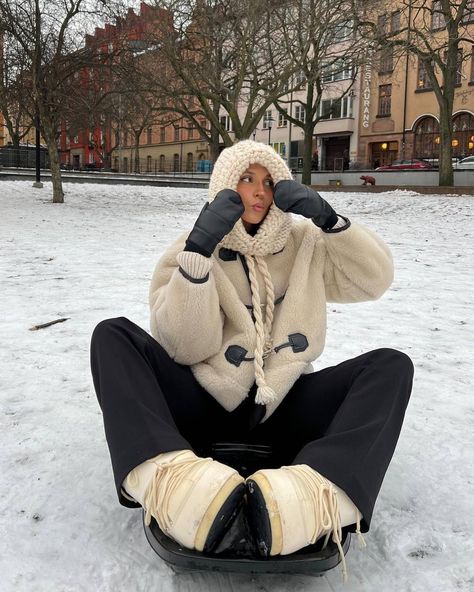 Elegant Winter Outfits, Winter Outfits Black Women, Winter Going Out Outfits, Winter Outfits Blackgirl, Winter Outfits Korean, Knee High Boots Outfit, Looks Adidas, Winter Outfits Snow, 00s Mode