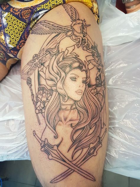 She-ra tattoo He Man Tattoo, Fandom Tattoos, Valkyrie Tattoo, Mandala Sleeve, Princess Tattoo, Goddess Tattoo, Pin Up Tattoos, Warrior Tattoo, Cute Tattoos For Women