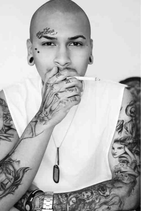 ❤uffff ❤ Cholo Tattoo, Guy Face, Eyebrow Tattoos, Ms 13, Chicano Rap, Gang Tattoos, Tatted Men, Chicano Love, Chicana Style