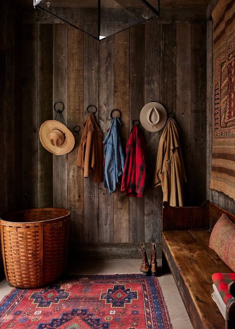 Walnut Residence — Lee Gilman Builders - General Contractors in Sun Valley, Idaho Cowboy Interior Design, Interior Design Western, Wood Walls Living Room, Western Office, Barn Wood Decor, Franklin Homes, Sun Valley Idaho, Stain On Pine, Pine Walls