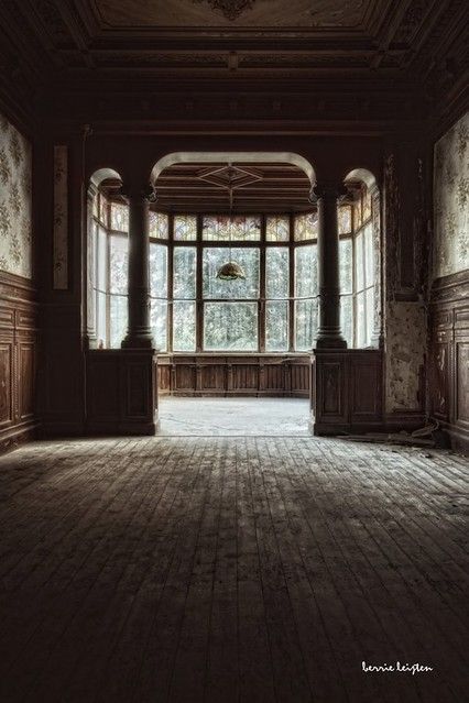 abandoned window view | abandoned villa,villa van Adel | Flickr Abandoned Homes, Abandoned Mansion, Old Mansions, Abandoned House, Abandoned Mansions, Empty Room, Window View, Abandoned Buildings, Old Buildings