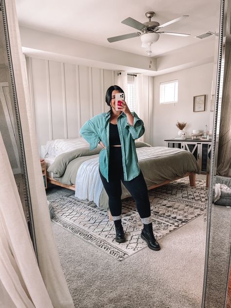 Cute Comfy Rainy Day Outfits, Cute Spring Outfits Plus Size, Toronto Outfits, Comfy Rainy Day Outfit, Ootd Frio, Rainy Day Work Outfit, Curvy Mom Outfits, Rainy Spring Outfit, April Outfits