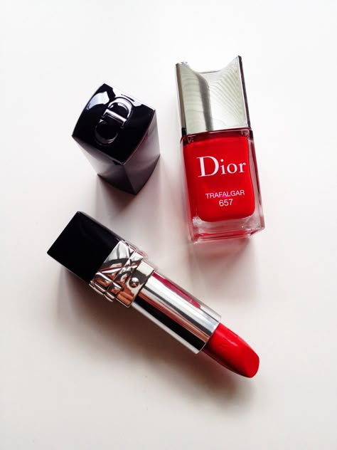 The most brilliant red ever, by Dior. Dior Vernis Nail Polish - 657 Trafalgar & Rouge Dior Lipstick - 844 Trafalgar. Red Colour Board, Mac Lipstick Shades, Hot Lipstick, Red Aesthetics, Perfect Red Lips, Autumn Makeup, Dior Lipstick, Lipstick Tutorial, Ruby Woo