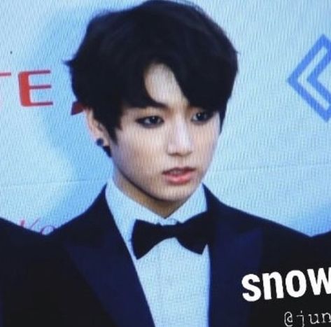 emo jungkook lq bts Emo Icons, Jungkook V, Jeon Jeongguk, Emo Boys, Jungkook Cute, Foto Jungkook, Baby Star, Bts Boys, Bts Photo