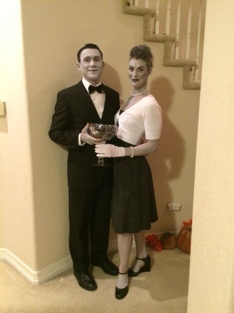 Couples costume. Lucy and Desi in black and white Lucy And Desi Costume Halloween, Black And White Couple Costume, Original Duo Halloween Costumes, Easy Duo Costumes, Halloween Runway, Costumes For Friends, Us Halloween Costume, All Black Costumes, Boxing Halloween Costume