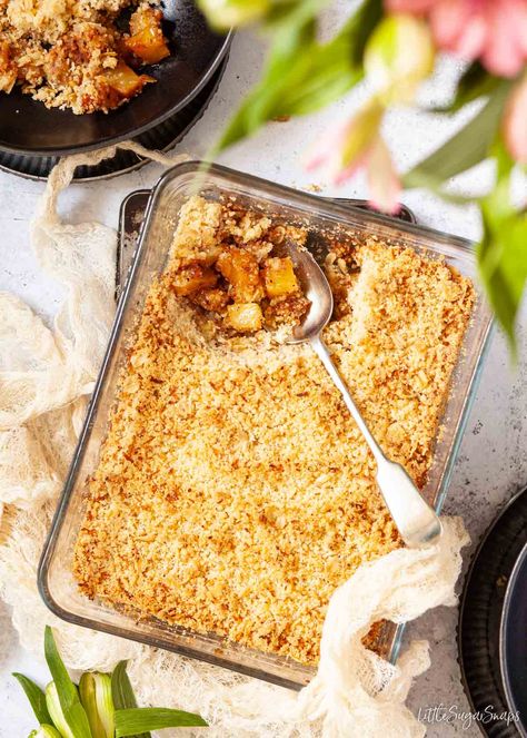 Pineapple crumble with subtle hints of coconut & cinnamon is so easy to make. And it might just become your new favourite dessert recipe. Sweet yet tart tropical flavours pair well with vanilla ice cream Pineapple Crumble, Savoury Crumble, Pumpkin Casserole, Apple Crumble Recipe, Toffee Apple, Crumble Recipe, Recipe Sweet, Apple Crumble, Vanilla Ice