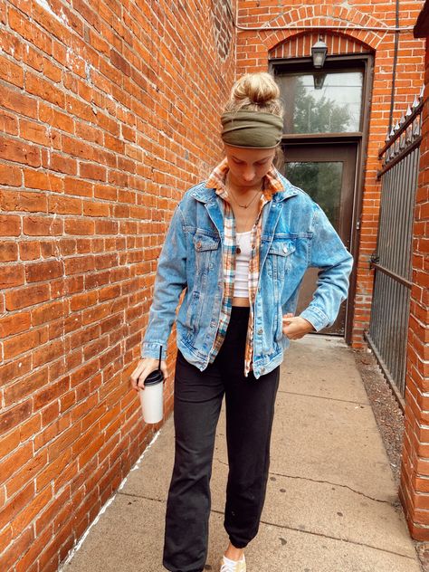 Flannel With Jean Jacket, Jean Jacket Outfits Work, Flannel And Jean Jacket Outfit, Jean Jacket Winter Outfits, How To Style Jean Jacket, Long Jean Jacket Outfits, How To Style A Jean Jacket, Styling Jean Jacket, Outfit With Jean Jacket