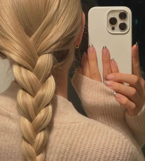 Vanilla Girl Hairstyles Brunette, Nails Inspo French Tip, Healthy Hair Blonde Aesthetic, Vanillla Girl Asthetic, Long Healthy Hair Aesthetic Blonde, Vinilla Girl Wallapaper, Outfits Asian, Plait Braid, Viral Aesthetic