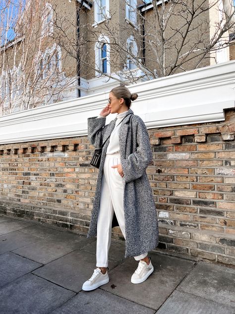 Light Gray Coat Outfit, Light Grey Coat Outfit, Gray Coat Outfit, European Fall Outfits, Coatigan Outfit, Grey Coat Outfit, European Fall, Thrift Fits, Coat Spring