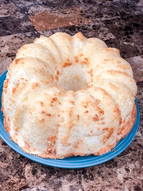 Easy From Scratch Angel Food Cake baked right in a bundt pan (in case you don't have a tube pan). Incredibly fluffy, airy and delicious Just the way classic Angel Food Cake should be! Bundt Pan Recipes, Angel Food Cake Desserts, Bundt Recipes, Angel Food Cake Pan, Only Angel, Resipi Kek, Angel Food Cake Mix Recipes, Angel Cake, Bundt Cakes Recipes