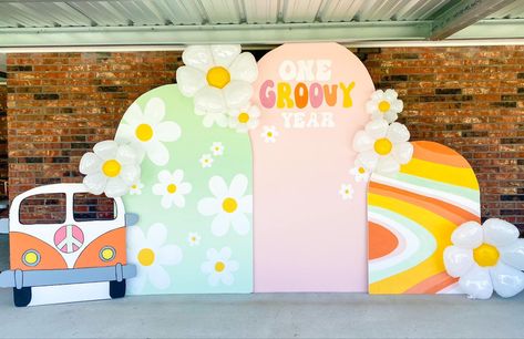 Groovy Party Decorations Diy, 70s Backdrop Ideas, Groovy Birthday Backdrop, Flower Power Party Decorations, Groovy One Birthday Backdrop, Groovy Theme Backdrop, Two Groovy Birthday Party Vw Bus, Groovy Van Backdrop, Flower Power Groove Garland