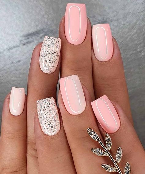 Peach Nails, Coral Nails, Romantic Nails, Subtle Nails, White Acrylic Nails, Pink Nail Art, Pink Acrylic Nails, Fancy Nails, Short Acrylic Nails