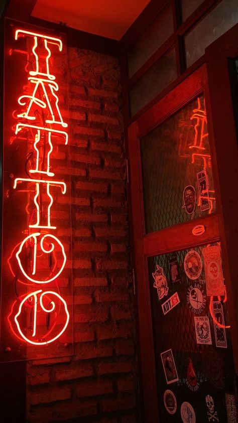 Tattoo Shop Neon Sign, Tattoo Shop Signs Ideas, Tattoo Asthetic Picture, Tattoo Shop Ideas, Tattoo Aesthetic Wallpaper, Tattoo Studio Aesthetic, Tattoo Shop Aesthetic, Tattoo Neon Sign, Tattoo Artist Quotes