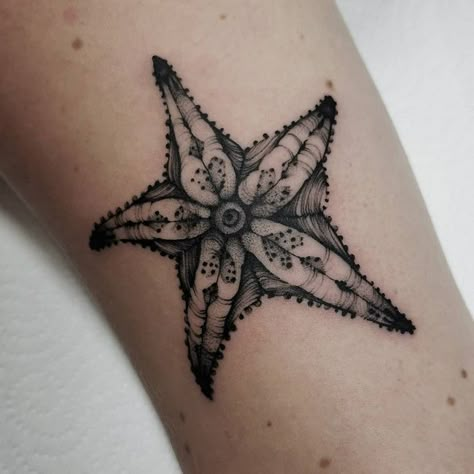 Floral Starfish Tattoo, Ocean Aesthetic Tattoo Sleeve, Ocean Elbow Tattoo, Starfish Tattoo Meaning, Starfish Elbow Tattoo, Starfish Tattoo Designs, Tattoo Mar Ocean, Sea Star Tattoo, Mermaid Tattoo Meaning