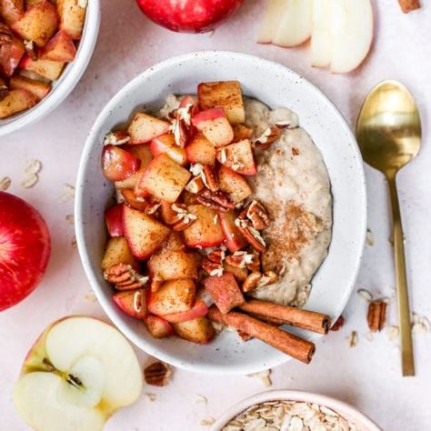 Warm Apple Cinnamon Oatmeal with Protein - Kim's Cravings Preppy Meals, Oatmeal With Protein, Protein Porridge, Apple Cinnamon Oatmeal, Protein Oatmeal, Protein Bowls, Apple Oatmeal, Cinnamon Oatmeal, Toasted Pumpkin Seeds