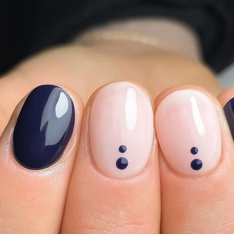 𝗦𝗮𝗿𝗮𝗵 𝗪𝗼𝗼𝗹𝗱𝗿𝗶𝗱𝗴𝗲 on Instagram: "Getting those winter darks in before fully embracing Spring! 😍  Painted with @magpie_beauty In The Navy, inspo from Pinterest 💙    #everythingmagpie #nailideas #nailitmag  #nailitdaily #nailpro  #nailsmag #nailartist  #showscratch  #thesalonmaguk #magpiebeauty  #homesalon  #springnails  #Februarynails #heartnails  #buildergelnails #simplenailart  #winternails  #navynails #bluenails💙" Navy Nails Design, Navy Blue Nail Designs, Prom Nail Designs, Navy Nails, Navy Blue Nails, Builder Gel Nails, Nail Courses, Space Nails, February Nails