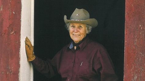 Linda Davis: First Woman of the West History Crafts, Linda Davis, Western Horseman, Horse Magazine, Emergency Medical Technician, Medical Technician, Dust Bowl, Extraordinary Women, Women's History