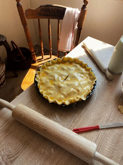 Pie Aesthetic Vintage, Ingredients Aesthetic, Setting Aesthetic, Pie Aesthetic, Apple Pie Ingredients, Simple Pie, Snack Display, Homestead Farm, Cottage Vintage