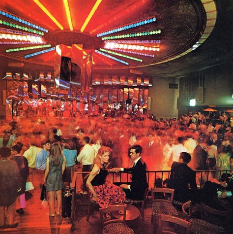 PARTY ROOM Club Nightclub, Sweet Charity, 70s Glam, Nightclub Aesthetic, Disco Night, Disco Club, New York Night, Saturday Night Fever, Disco Fever