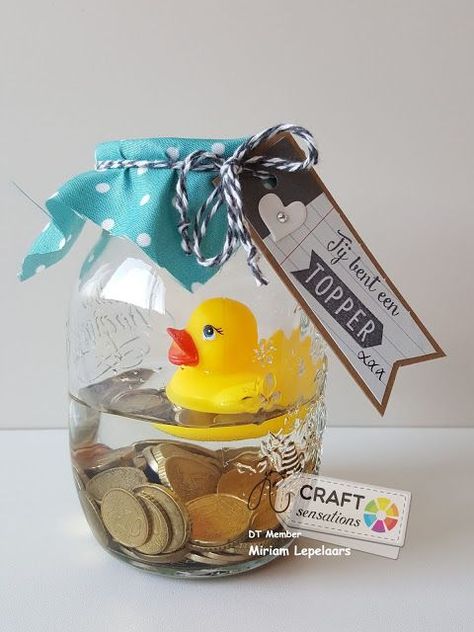 Cute way to give money in a recycled jar – Recycled Crafts Creative Money Gifts, Crafts Easter, Diy Presents, Easter Decorations Christian, Easter Decorations Outdoor, Cadeau Diy, Easter Decorations Diy Easy, Upcycled Crafts, Money Gift