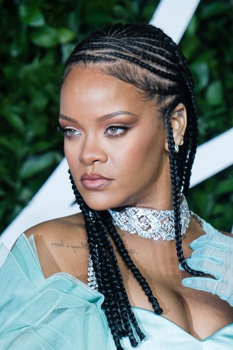 Rihanna Cornrows, Trend Pony, Feed In Braid, Fulani Braids, Kate Bosworth, Savage X Fenty, Hair Sale, Fenty Beauty, Celebrity Look