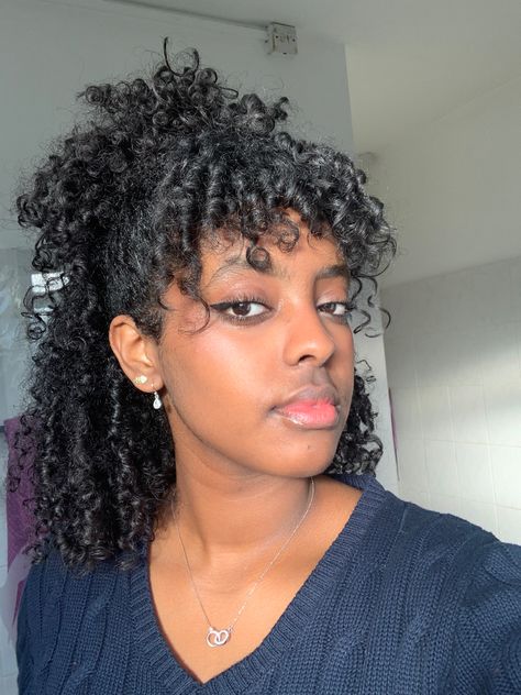 Curly hairstyles half up half down curly bangs Half Up Half Down With Bangs Natural Hair, Half Up Half Down Curly Hair With Bangs, Curly Half Up Half Down With Bangs, 3b Hairstyles Shoulder Length, Natural Hair Fringe, Short 3b Hairstyles, Half Up Do, Mid Length Curly Hairstyles, Curly Afro Hair