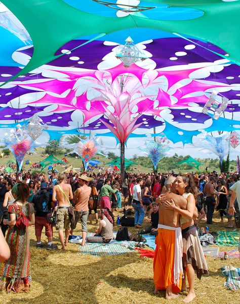 The Hippie Commune Psy Art, Outdoor Sun Shade, Estilo Hippie, Festival Inspiration, Canopy Design, Hippie Love, Shade Structure, Festival Design, Stage Design