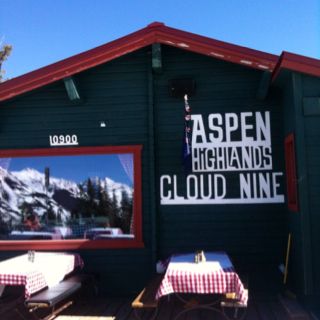 Cloud 9, Aspen - The most epic place to party and apres on a mountain in the USA. Reminds me of the Alps. Lots of table dancing and popping bottles! Cloud 9 Aspen, Aspen Trip, Ski Chic, Ski Party, Ski Bunny, Cortina D'ampezzo, Apres Ski Party, Ski Bunnies, Luxury Ski