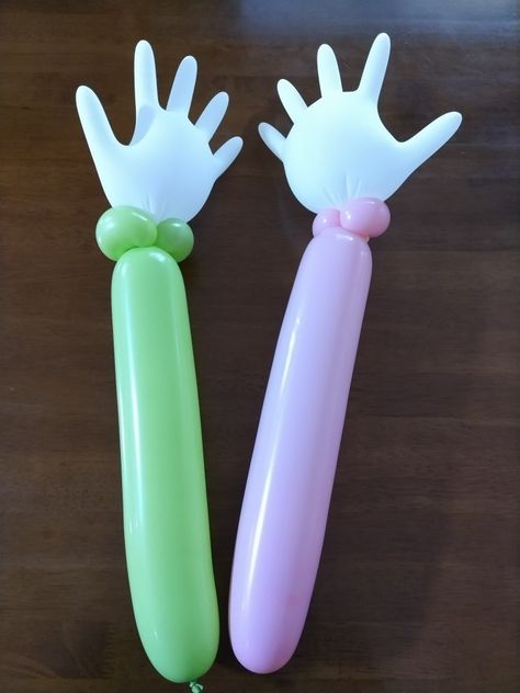 Balloon Diy Crafts, Funny Balloons, Balloon Sculptures Diy, Ballon Diy, Balloon Table Centerpieces, Graduation Money Gifts, Balloon Hat, Fall Carnival, Twisting Balloons