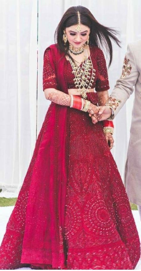 Marriage Look Indian, After Marriage Look Indian, Reception Look Bride Indian Lehenga, Reception Look Bride Indian, Bride Suit, Bride Indian, Latest Bridal Lehenga, Gown Party Wear, Reception Lehenga