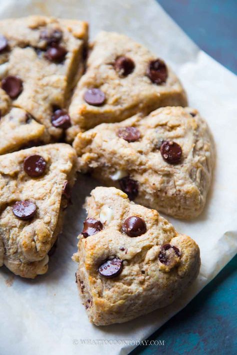 Banana Chocolate Chip Scones (with sourdough discard option) Banana Chocolate Chip Scones, Sourdough Discard Banana Recipes, Banana Sourdough Discard Recipes, Banana Nut Scones, Sourdough Scones, Banana Scones, Starter Ideas, Fresh Juice Recipes, Chocolate Chip Scones