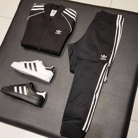 Mens Gym Wear, Adidas Originals Outfit, Adidas Leggings Outfit, Adidas Clothing, Sneakers Wallpaper, Black Outfit Men, Gym Wear Men, Mens Gym, Adidas Leggings