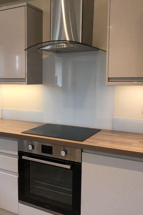 These white glass splashback and upstands we installed in a customer's kitchen are the perfect minimalist finishing touch. Measured, supplied and installed, ensuring a perfect fit, toughened glass splashbacks are hygienic, durable and stylish.
Looking for more kitchen ideas? Go to www.glassmirrorsolutions.co.uk/glass-splashbacks White Glass Splashback, Kitchen Upstand Ideas, Kitchen Hob Splashback Ideas, Kitchen Splashback Ideas Glass, Kitchen Splashback Ideas Glass Modern, Hob Splashback Ideas, Cooker Splashback Ideas, Oven Splashback, Modern Kitchen Splashbacks