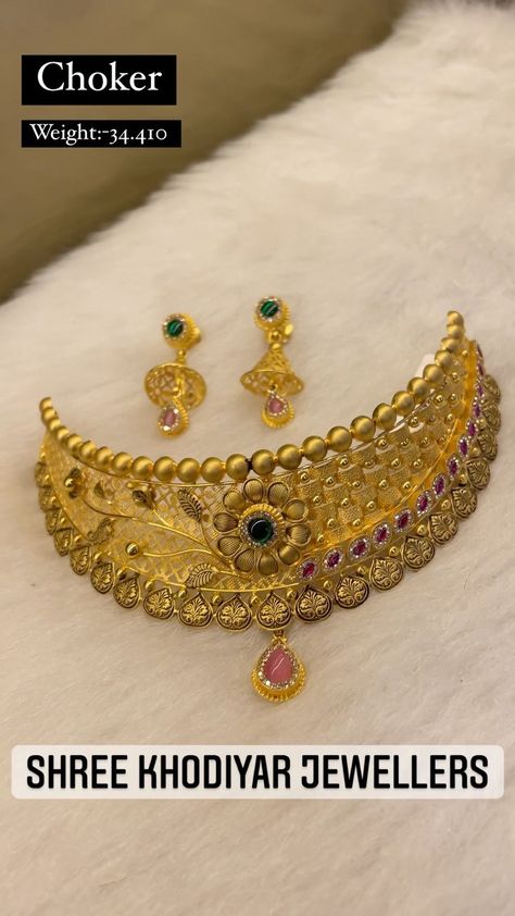 Darbari Jewellery Gold Necklace, Chokar Gold Set, Chokar Design Jewelry In Gold, Gold Jwellary, Rajput Jewellery, Antique Necklace Gold, Jay Mataji, Gold Jewelry Prom, Choker Design