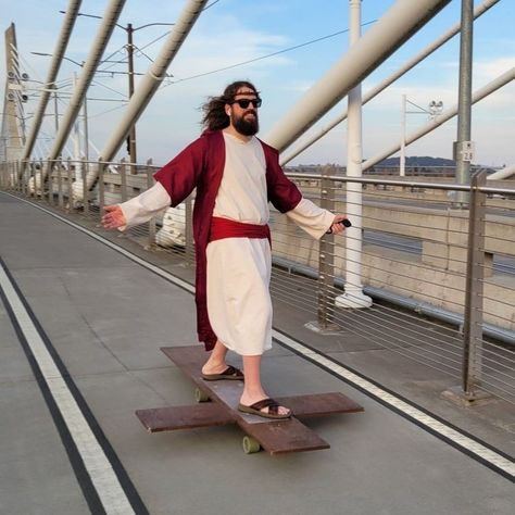 Even Flow - Pearl Jam by IceMonkeyMcF Jesus Costume, Jesus Meme, Jesus Memes, Bible Humor, Jesus Funny, Lol Memes, Christian Memes, Jesus Art, Jesus Pictures