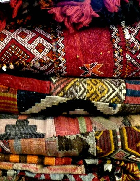 Moroccan textiles. Moroccan Textiles, Beautiful Blankets, Craftsman Style, Textile Patterns, Textile Fabrics, Vintage Car, Vintage Kilim, Textile Design, Interior Inspiration