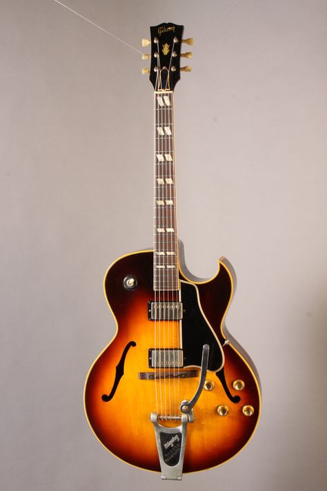 Gibson Es175, Music Rooms, Gibson Es, Gibson Guitar, Archtop Guitar, Cool Electric Guitars, Stringed Instruments, Guitar Gear, Gibson Guitars