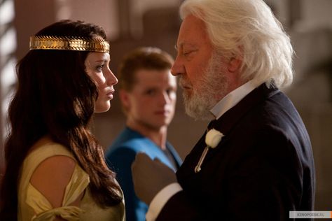 katniss and president snow Katniss Everdeen Quotes, Hunger Games Victors, Hunger Games Prequel, Hunger Games Movies, Katniss And Peeta, Hunger Games 3, Hunger Games Series, Peeta Mellark, Hunger Games Catching Fire