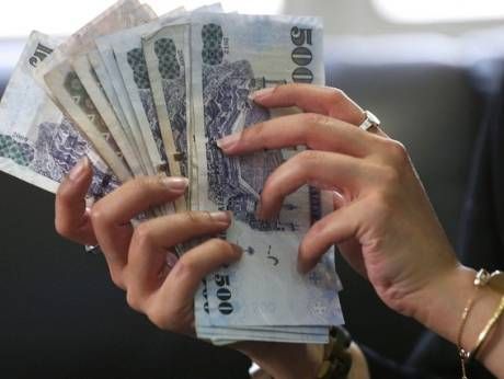 Saudi Arabia to start collecting expat levy next month | GulfNews.com Pregnant Women Fashion, Raining Money, Credit Suisse, Big Biceps, Pregnancy Must Haves, Dresses For Pregnant Women, المملكة العربية السعودية, Green Cards, Applique Embroidery Designs