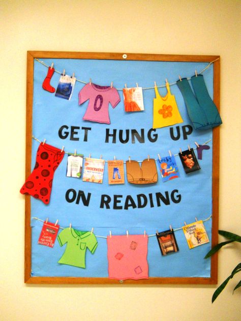 Get hung up on reading Bulletin board Book Bulletin Board, School Library Bulletin Boards, Elementary Bulletin Boards, Summer Bulletin Boards, School Library Displays, Library Bulletin Board, Reading Bulletin Boards, Winter Bulletin Boards, Library Themes