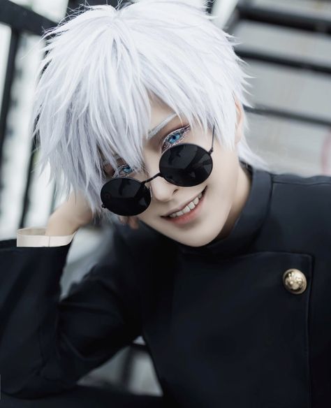 Gojo Wig Styling, Gojo Cosplay Makeup, Gojo Satoru With Glasses, Gojo Sunglasses, Gojo Satoru Glasses, Young Gojo, Jjk Cosplay, Gojo Satoru Cosplay, Gojo Cosplay